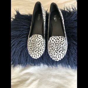 Toast! Animal Print Flats SZ 7
